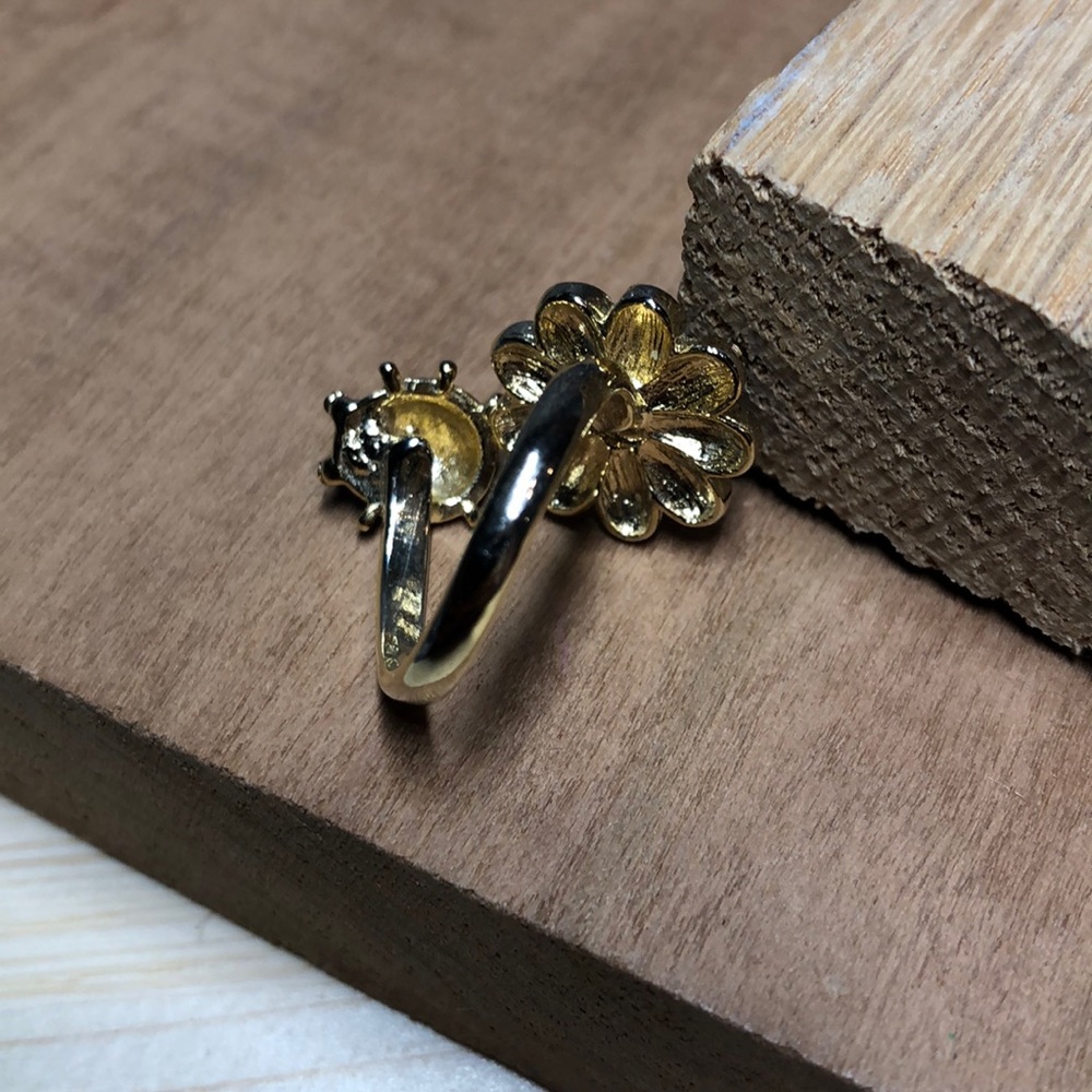 ModCloth Ladybug Ring - Picture 3 of 3